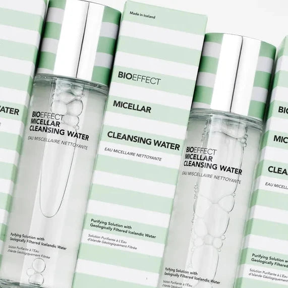 Agua micelar BIOEFFECT junto a su caja verde