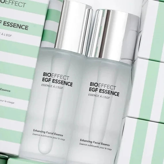 BIOEFFECT Esencia Facial EGF junto a su packaging verde y blanco